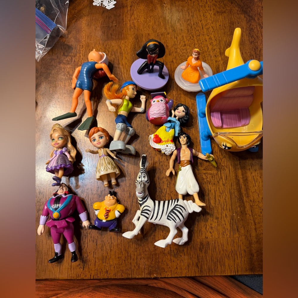 Disney Assorted Kids Toy Figures and Playset - Mixed Characters